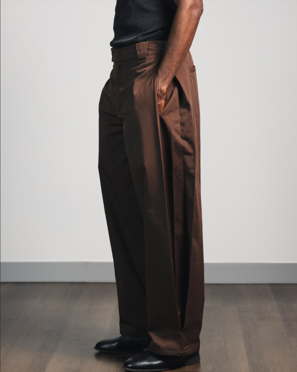 Side Pleated Trouser | Loam
